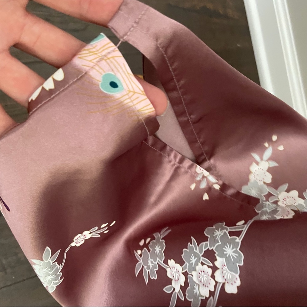 Kim and Ono Robe Kimono Charmeuse Asian Floral Silky Satin Long Pockets Pink - Picture 11 of 13